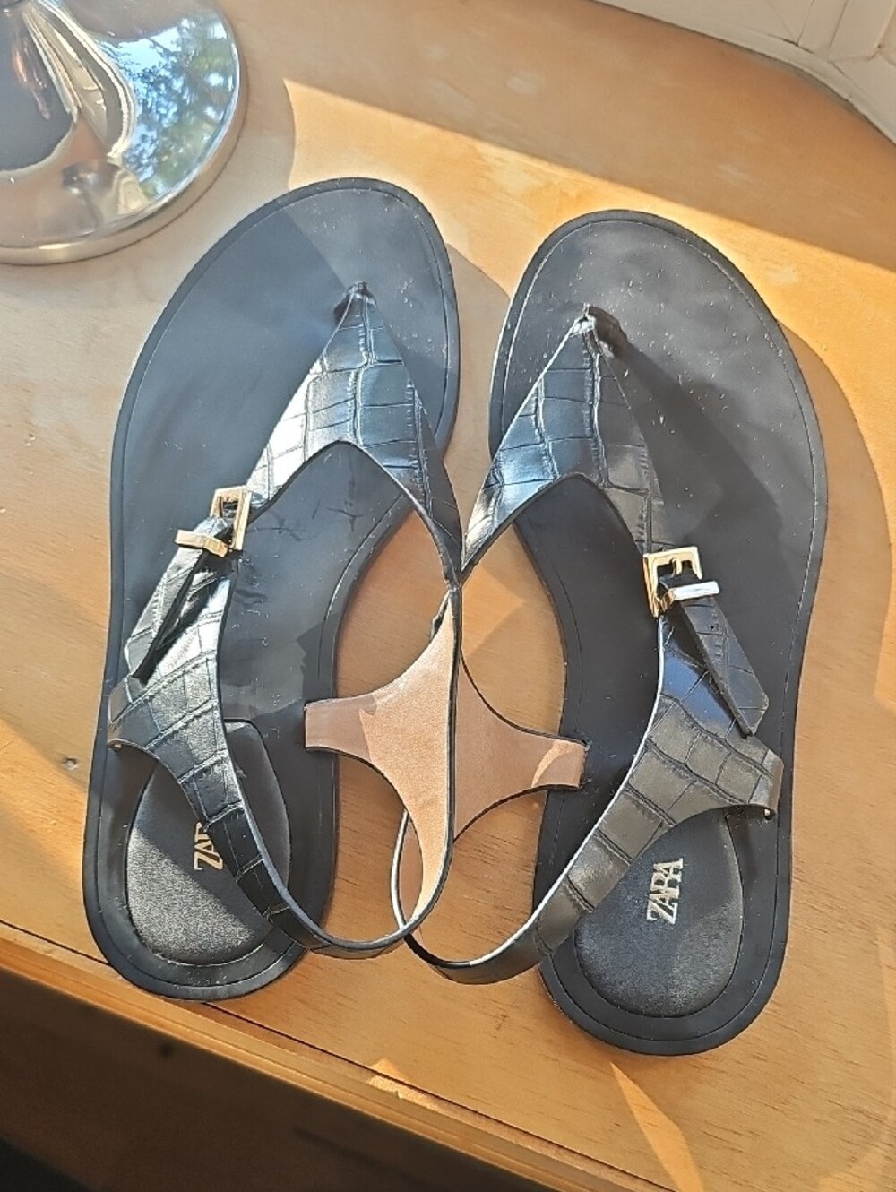 Zara Black Embossed Patent Thong Sandals with Buckle Size 10 - Picture 5 of 6